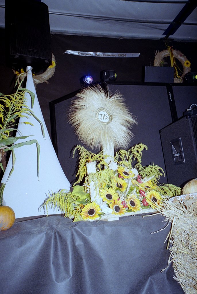 Kultura-i-wspolnoty-Z-Nowak-Piotr-Za-sklepem-01.jpg